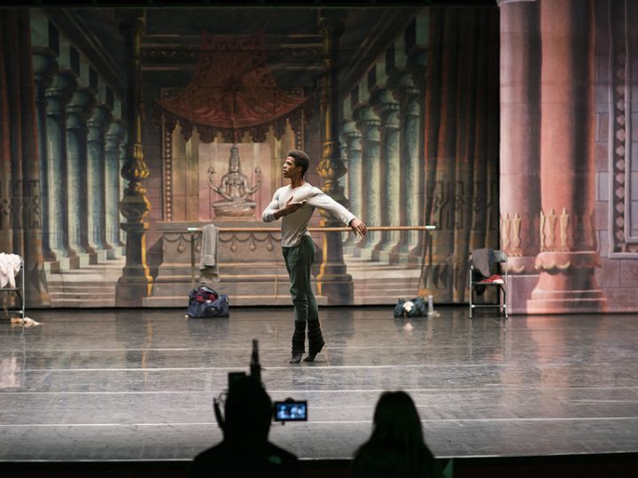 Carlos Acosta, el bailarín que demostró que el ballet también era para negros